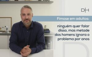 Dr. Daniel Hampl, urologista, no consultório, com o título fimose em adultos